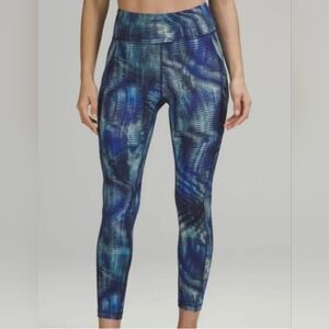 Womens Lululemon Invigorate High-Rise Tight 28", leggings, size 6